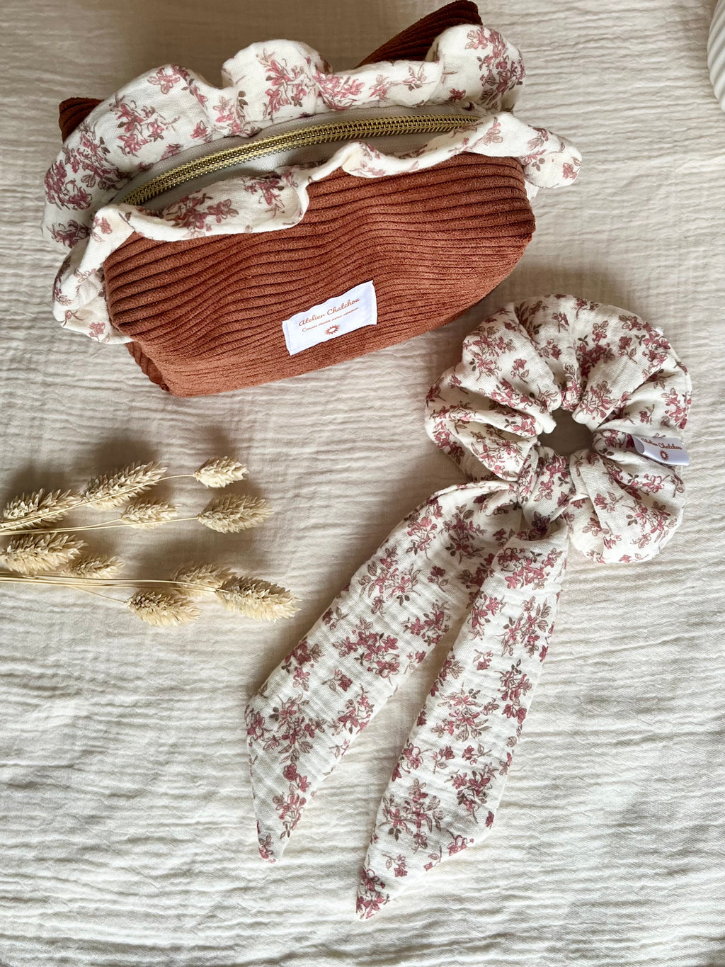 Trousse de toilette velours côtelé froufrous