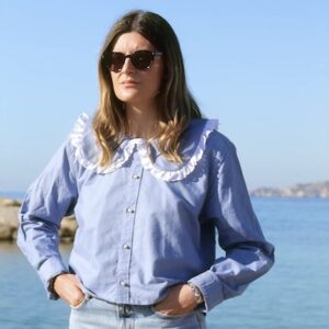 Chemise upcyclée bleue col rond XXL dentelles